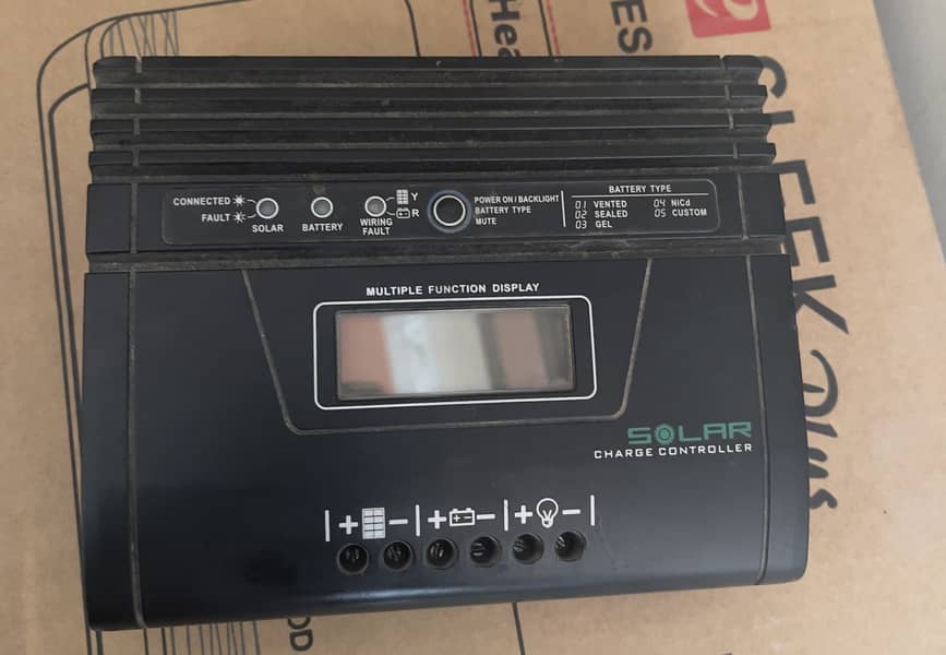 mppt solar charging controller 1