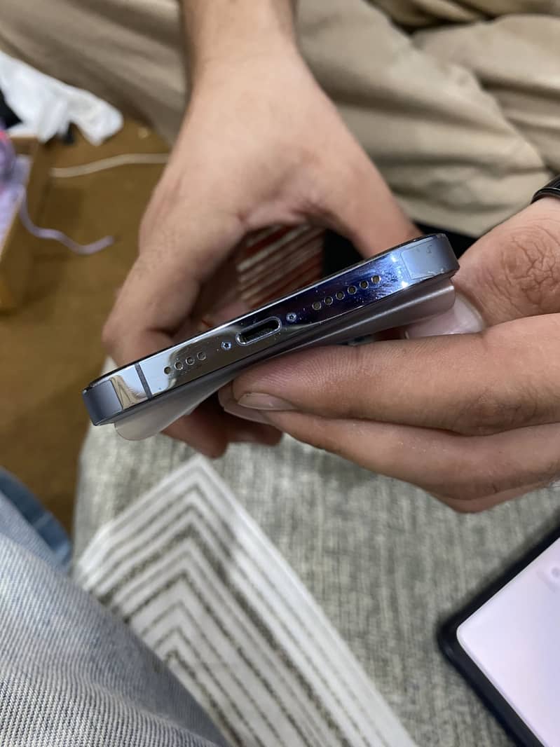 Apple iPhone 13 Pro Max 1