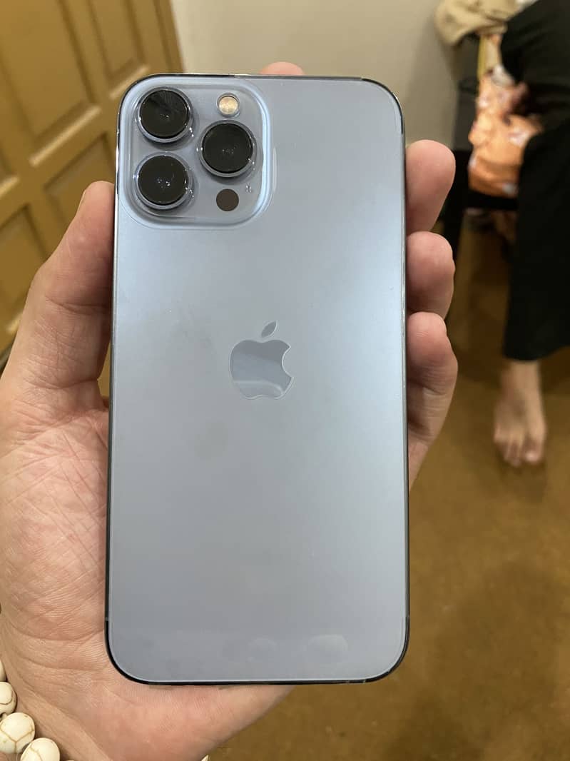 Apple iPhone 13 Pro Max 4