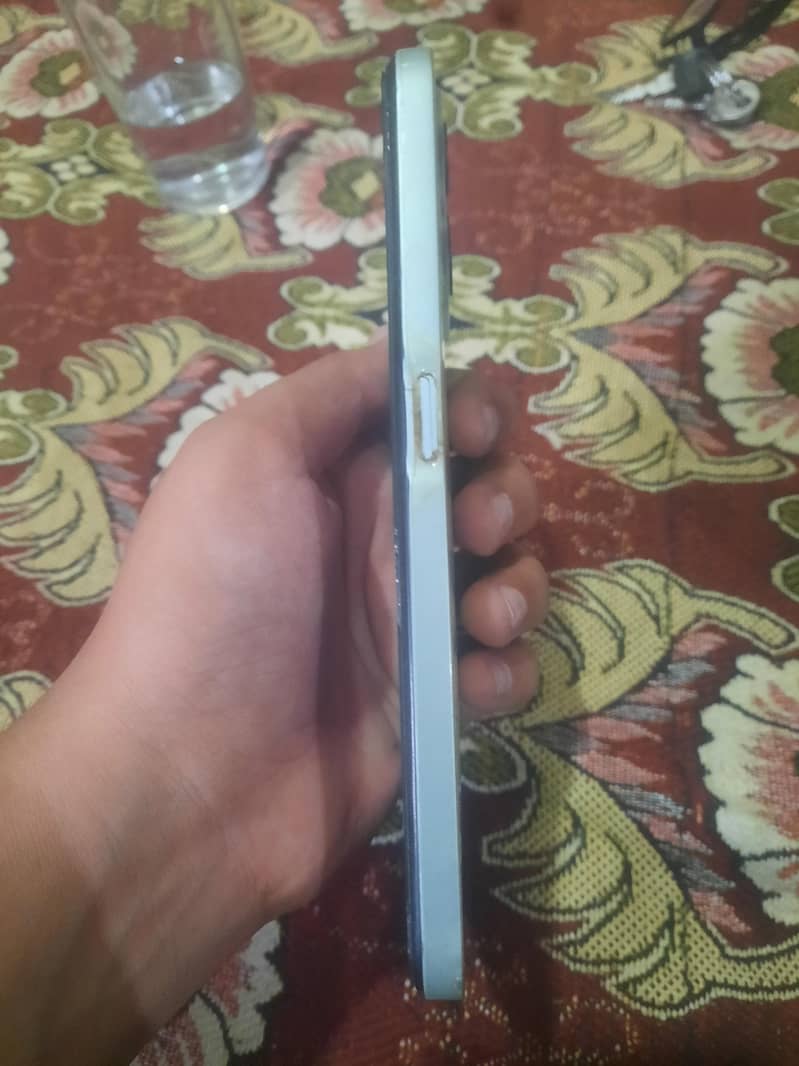 Realme C35 3