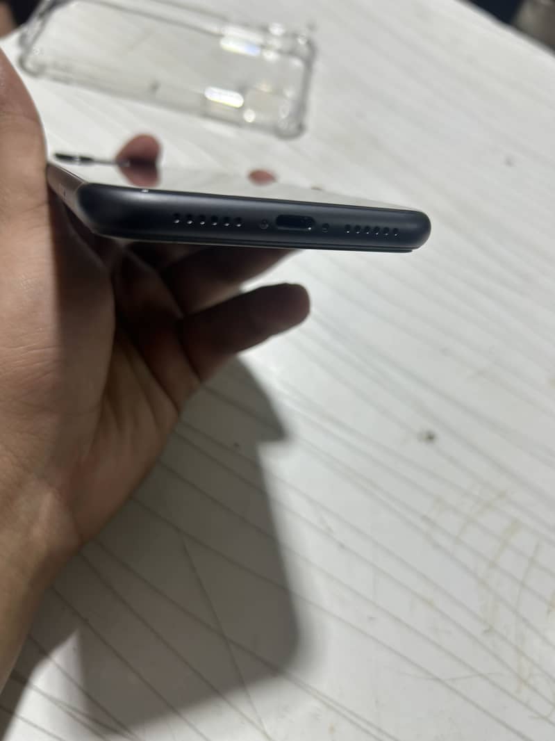Apple iPhone 11 2