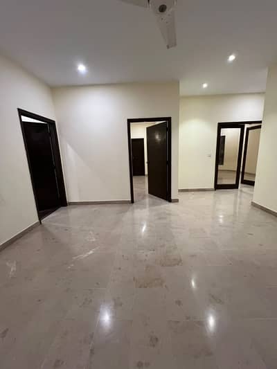 DEFENCE 500 YARDS BEAUTIFUL PORTION FOR RENT SEPARATE WATER TANK