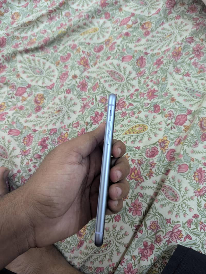 Apple iPhone 11 5