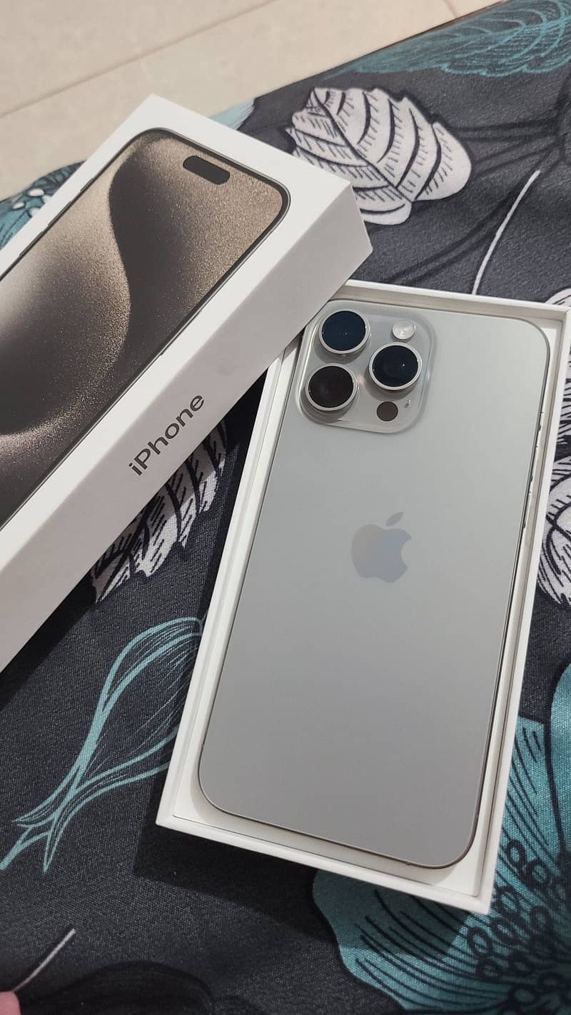Apple iPhone 15 Pro Max 0