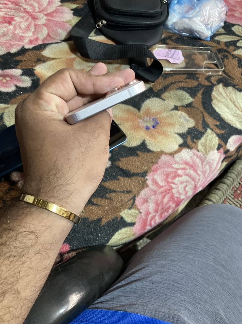 Apple iPhone 13 1