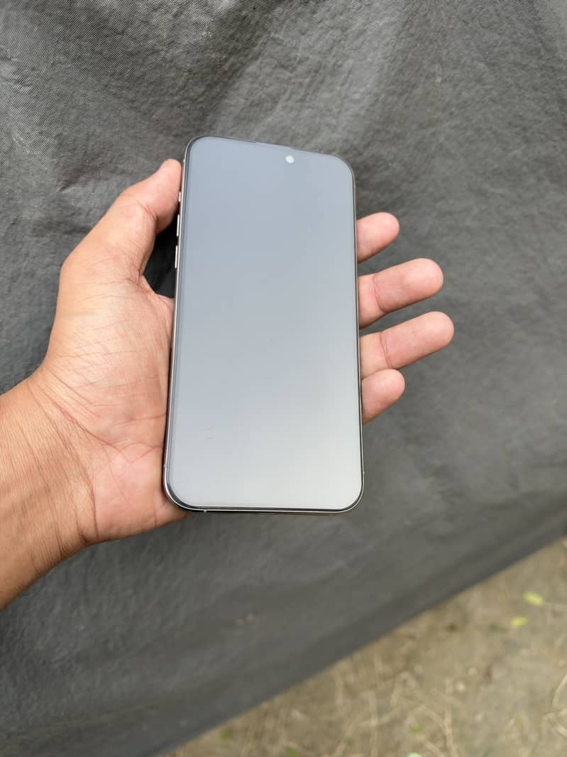 Apple iPhone 15 Pro Max 1