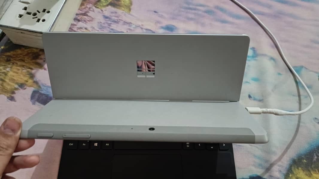 Microsoft surface go 2 1