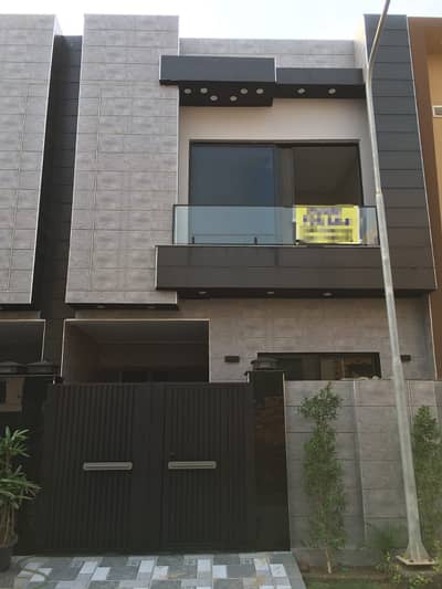 3 MARLA BRAND NEW HOUSE WITH 4 SPACIOUS BEDROOMS FOR SALE @ VERY IDEAL LOCATION IN AL KABIR TOWN PHASE 2 BLOCK B NEAR TO PARK,MASJID AND MAIN COMMERCIAL MARKET