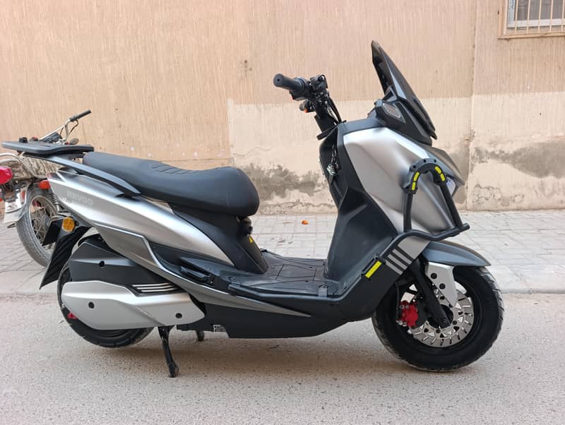 Revoo E52 3