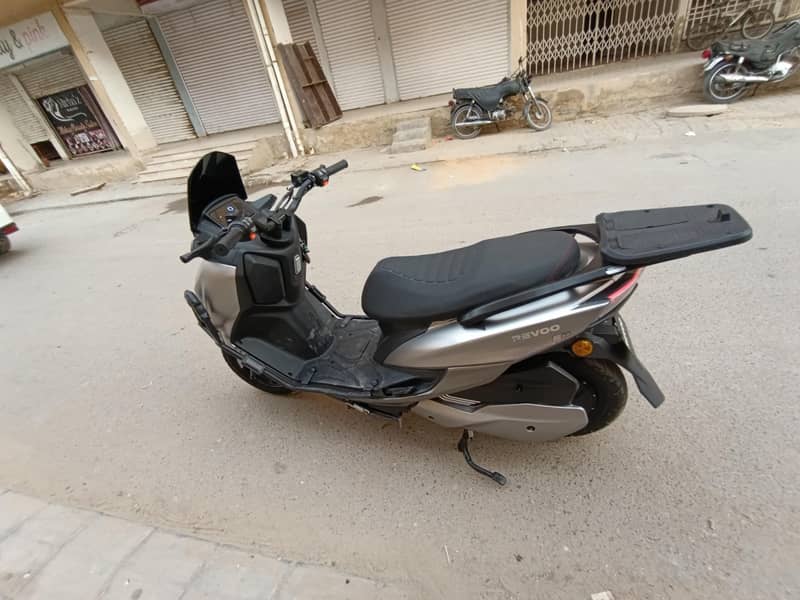 Revoo E52 6