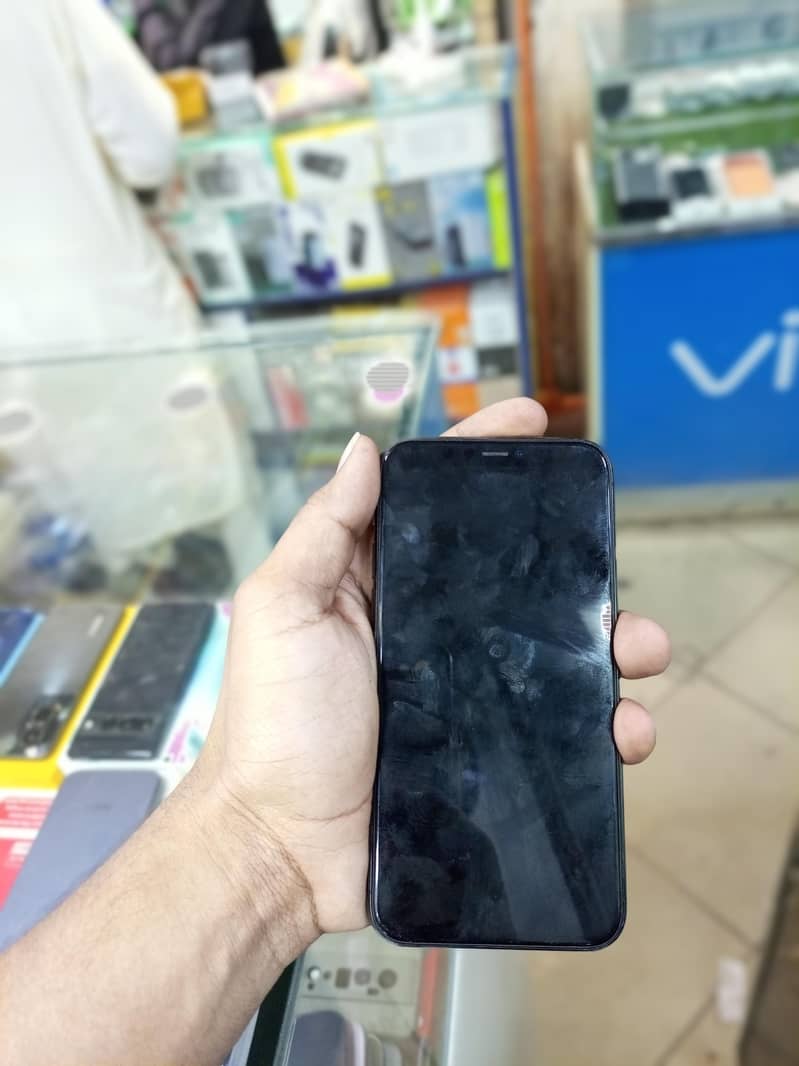 Apple iPhone 11 Pro 2
