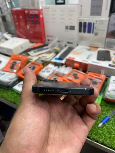 Apple iPhone 15