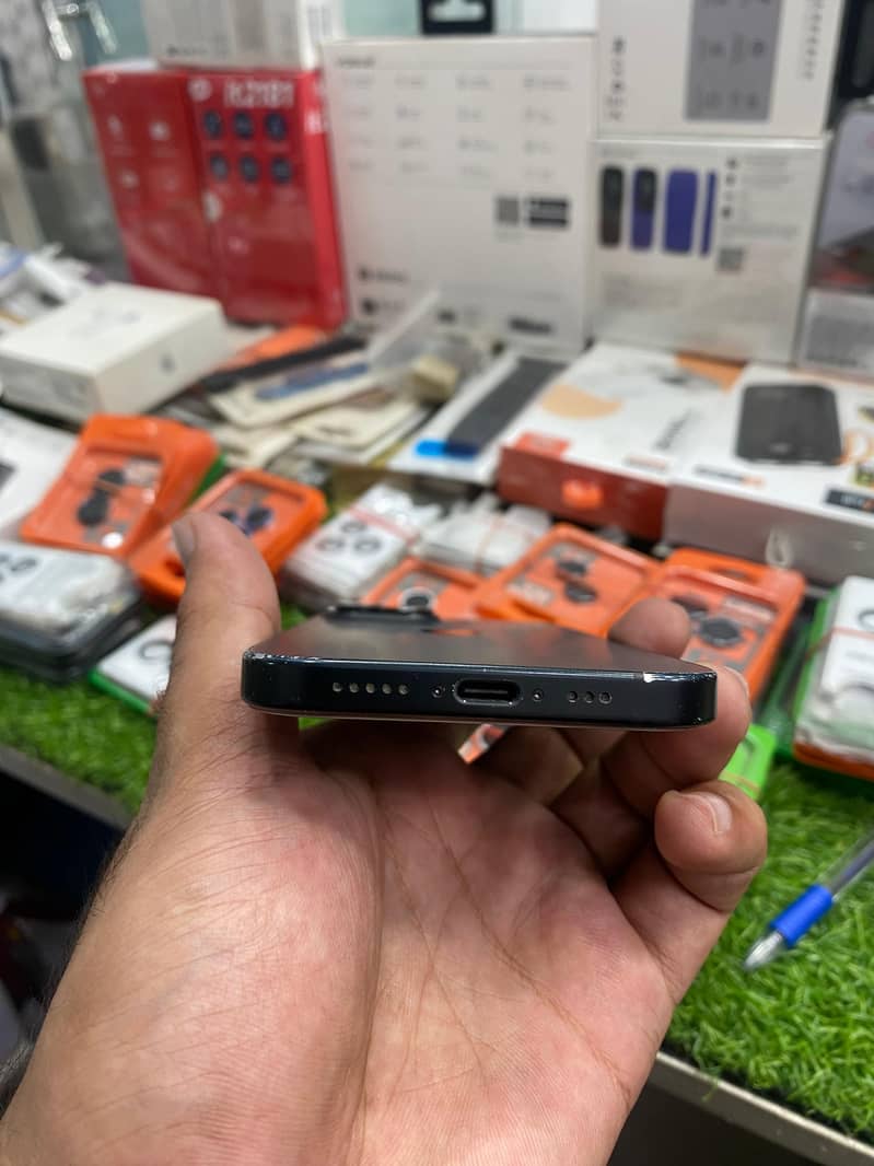 Apple iPhone 15 0