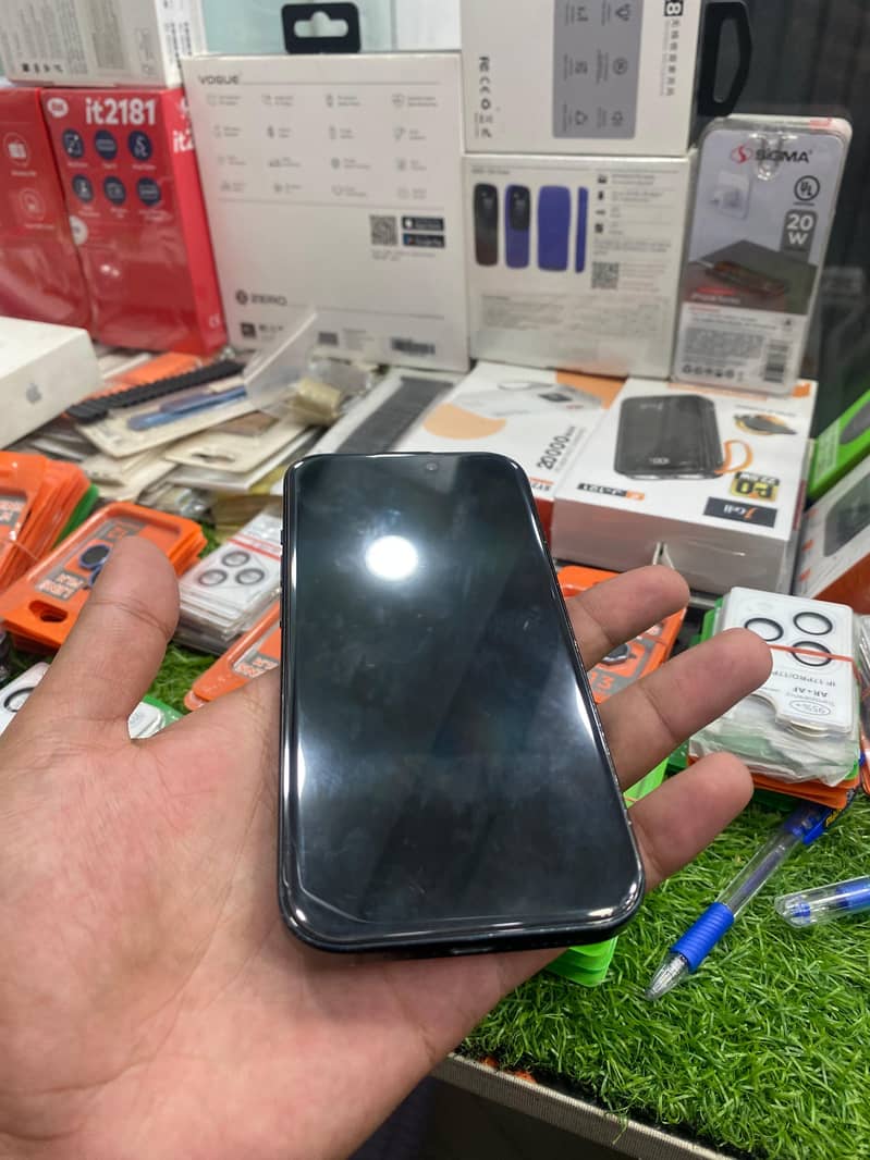 Apple iPhone 15 3