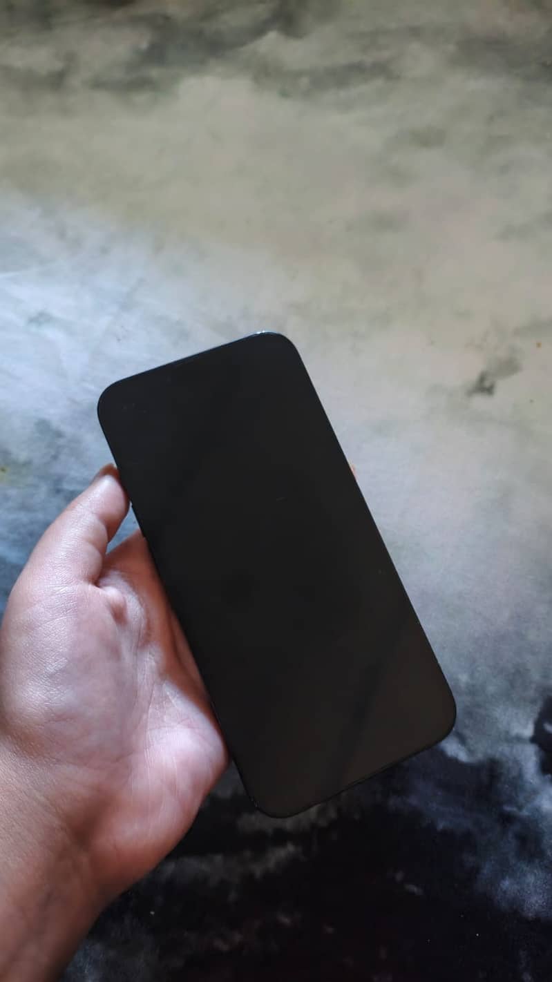 Apple iPhone 13 1