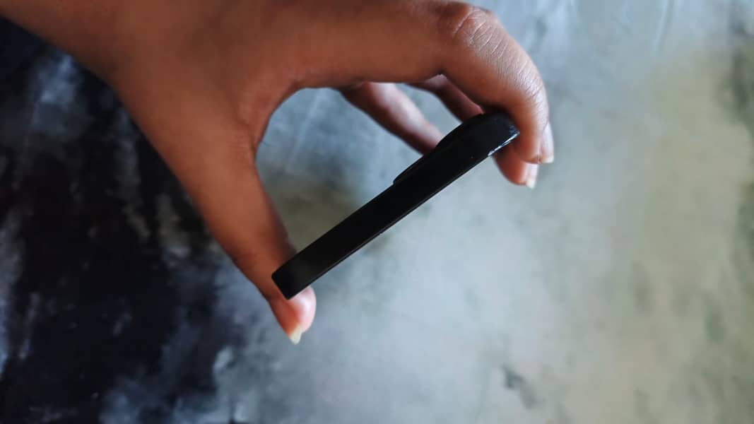 Apple iPhone 13 2