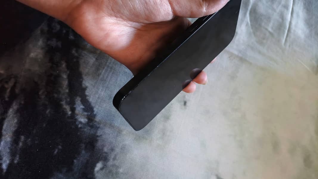 Apple iPhone 13 3