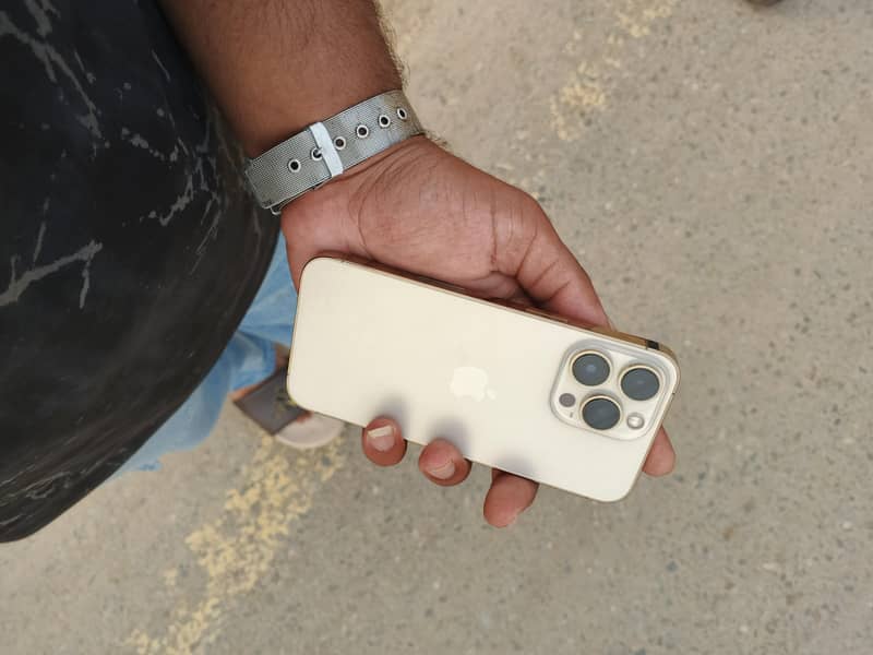 Apple iPhone 13 Pro 0