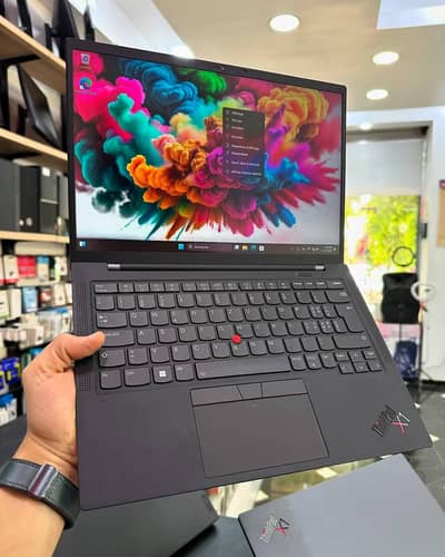 Lenovo X1 Carbon Gen9 . . Core i7 11th Generation . . 16gb ,512nvme.