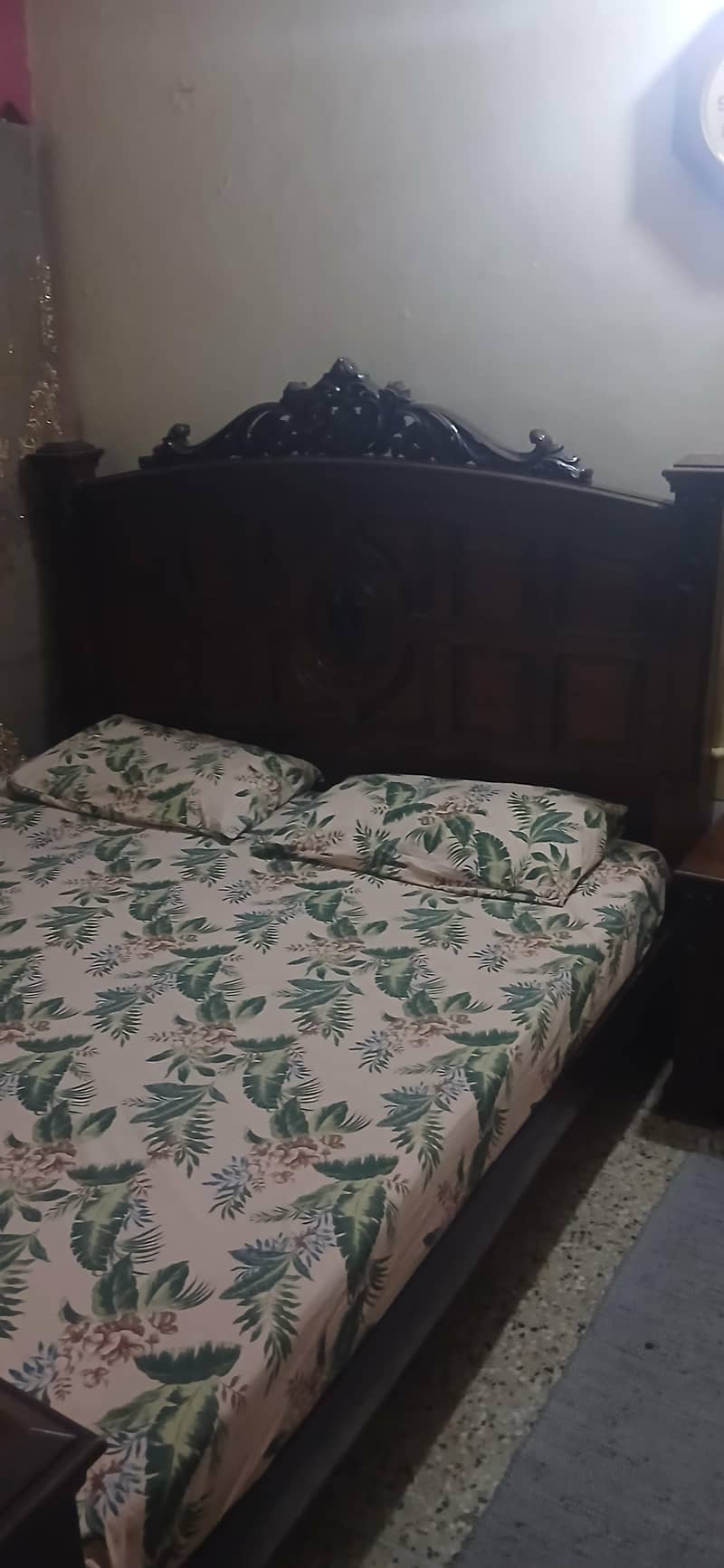 king size bed 0
