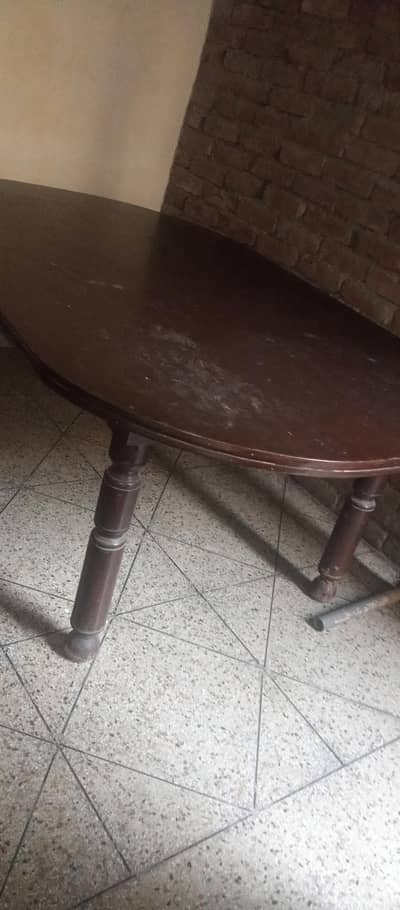 1 dinning table with 4 chair