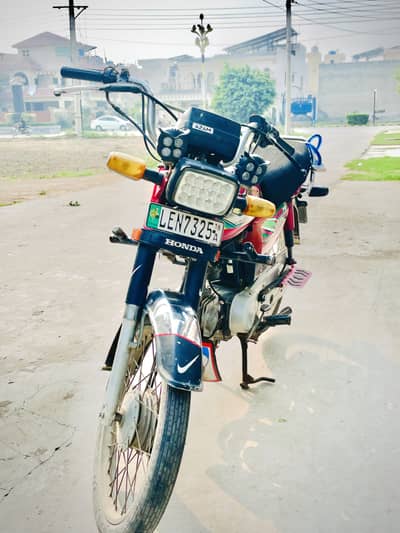 Honda CD70 2016