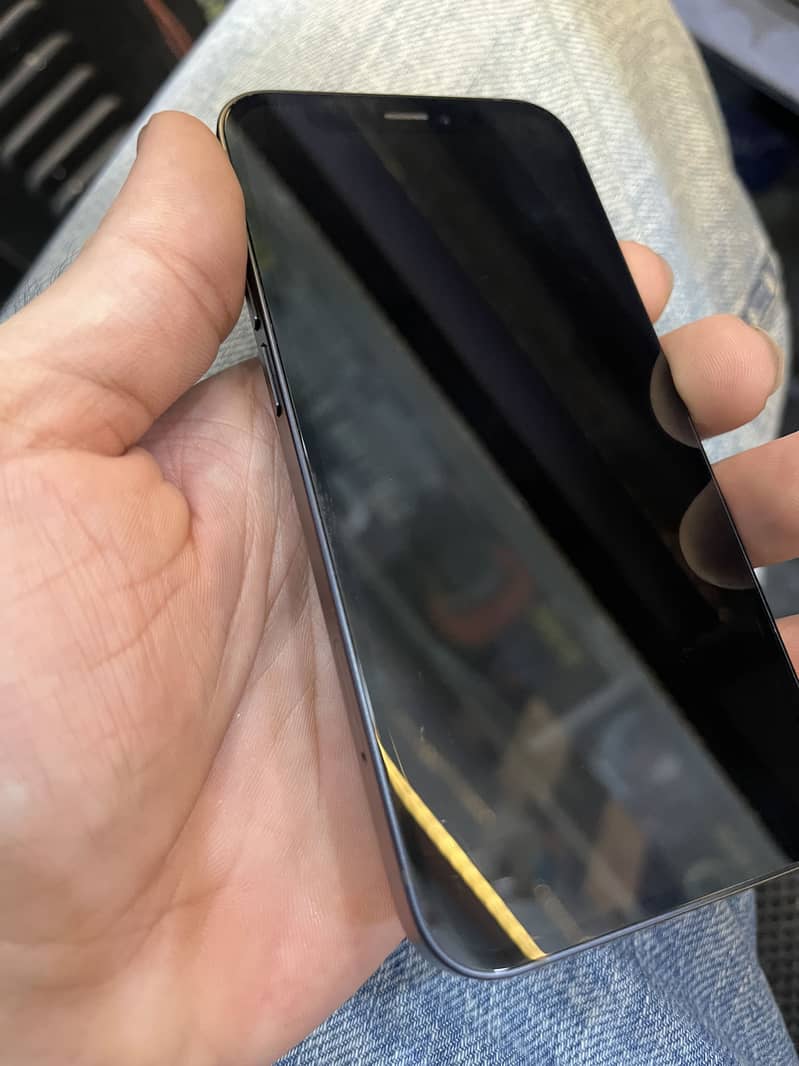 Apple iPhone 12 mini 1