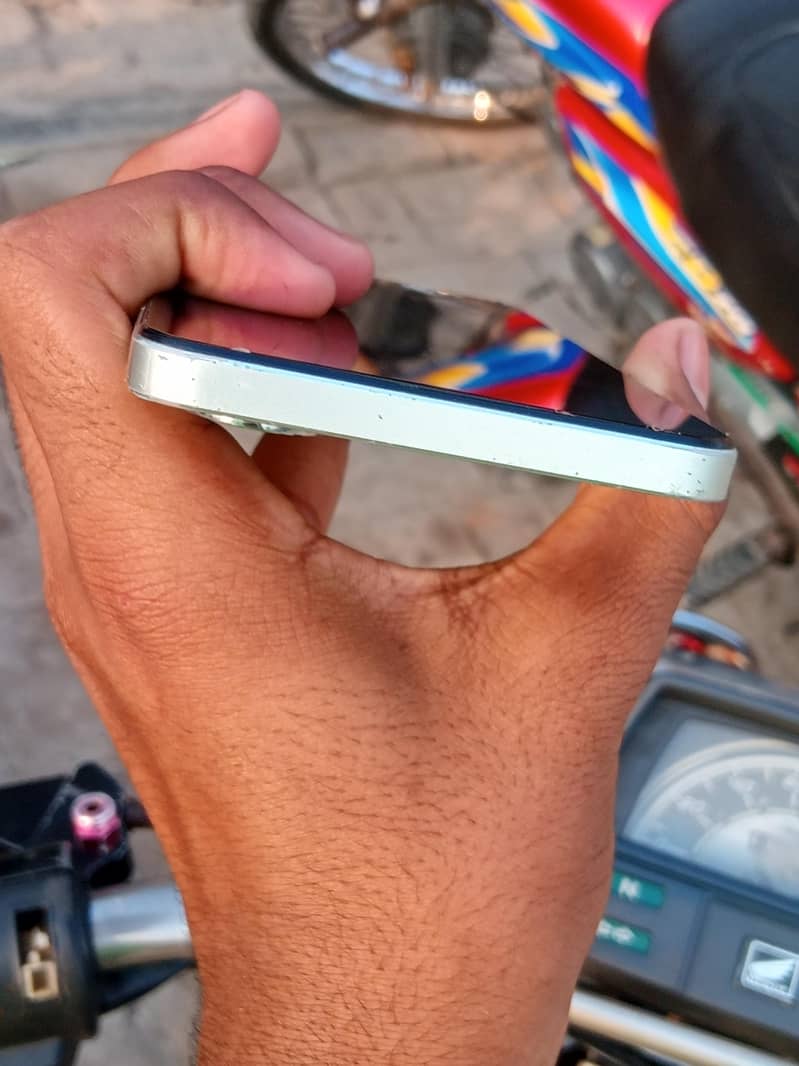 Realme Note 60x 4