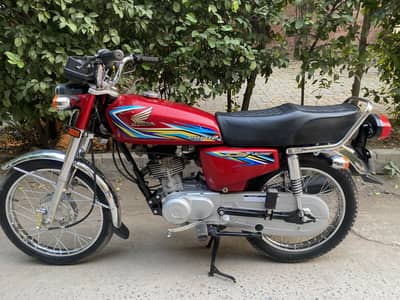Honda CG 125 Call 03029636017 Good condition argent sale