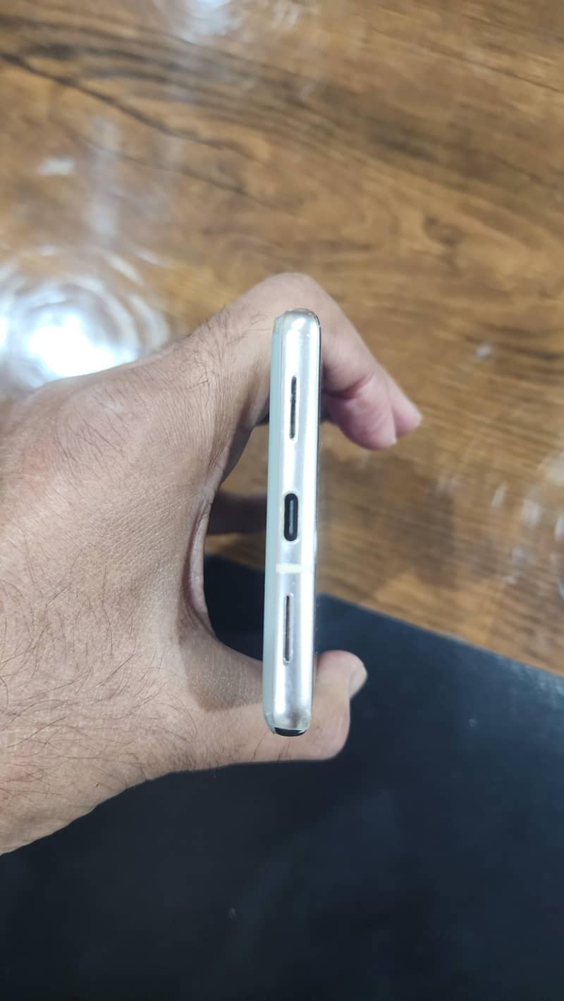 Google Pixel 7 Pro Good condition 4