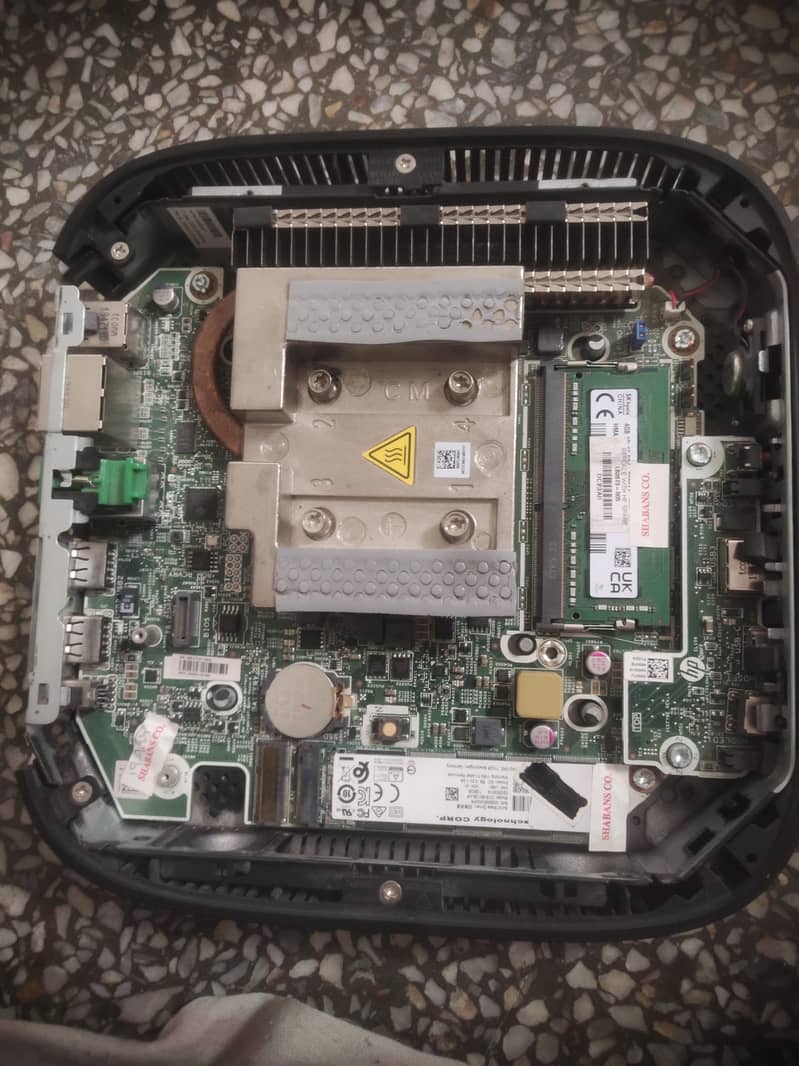 HP t530 Thin Client (mini PC). 1