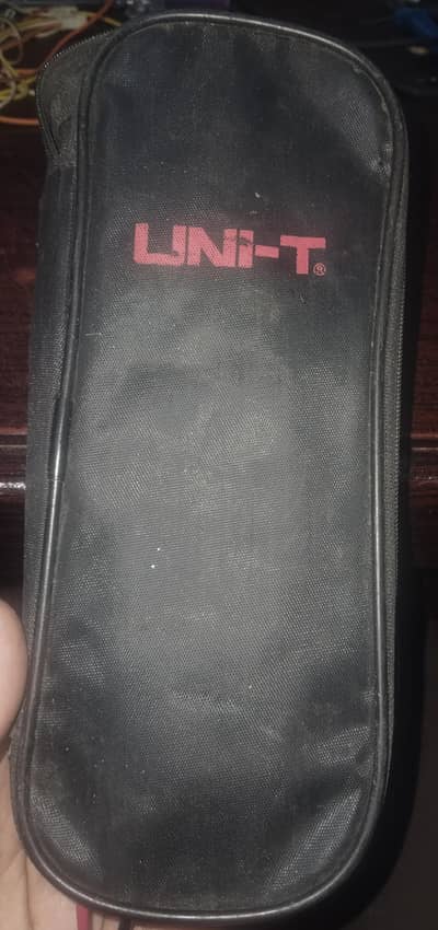 Uni-t 203+