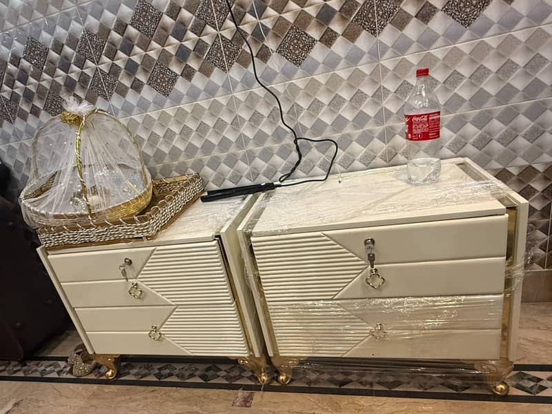 Bed and dressing table 1