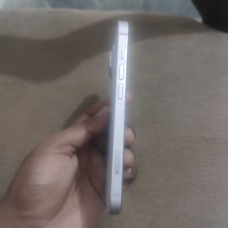 Apple iPhone 14 2