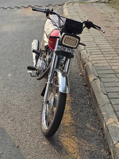 Honda 125 self start Lush condition For sale smooth drive.