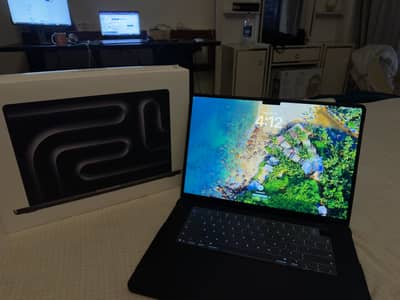 Macbook M5 MAX 128GB 2TB 18C 40G