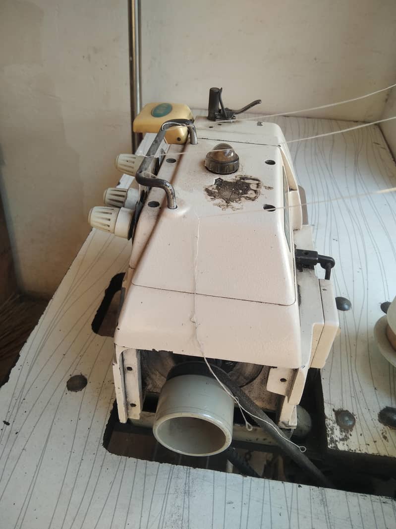 Maqi Overlock Machine 1