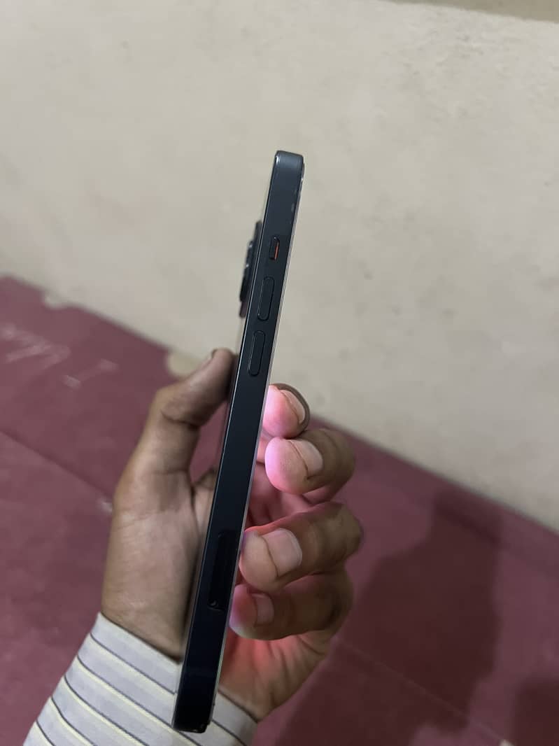Apple iPhone 13 128GB | 94% Battery Health | Official Apple Warranty 0