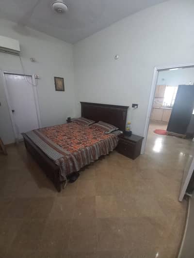 Rent 120 GHz 2bed lounge 2nd floor Alladin park k samne rashid minhas road