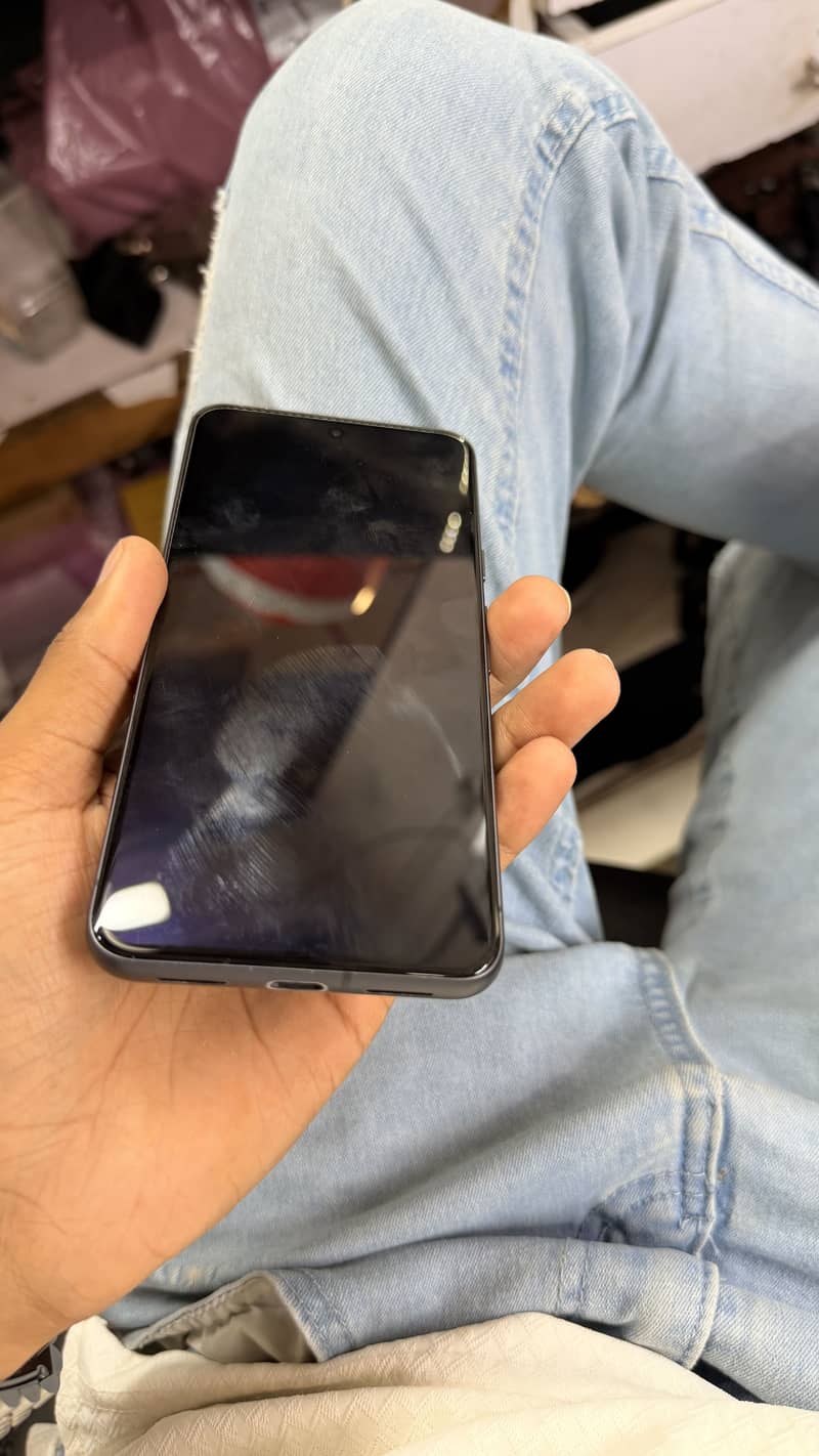 Google Pixel 8 4