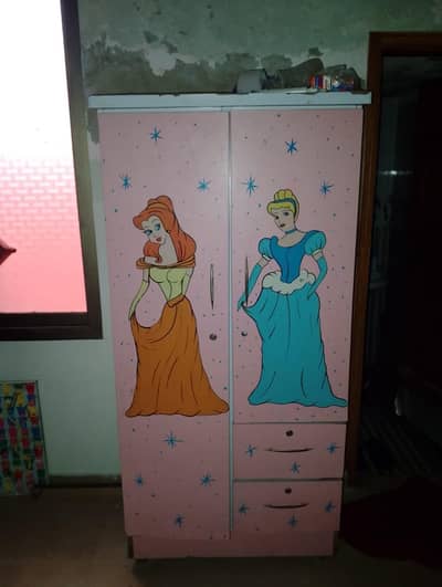 Disney princess themed wardrobe /almari