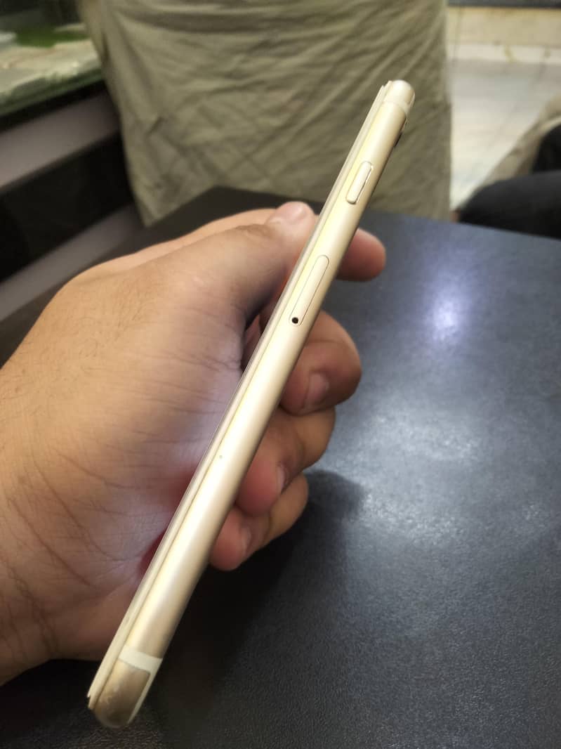 Apple iPhone 6S 1