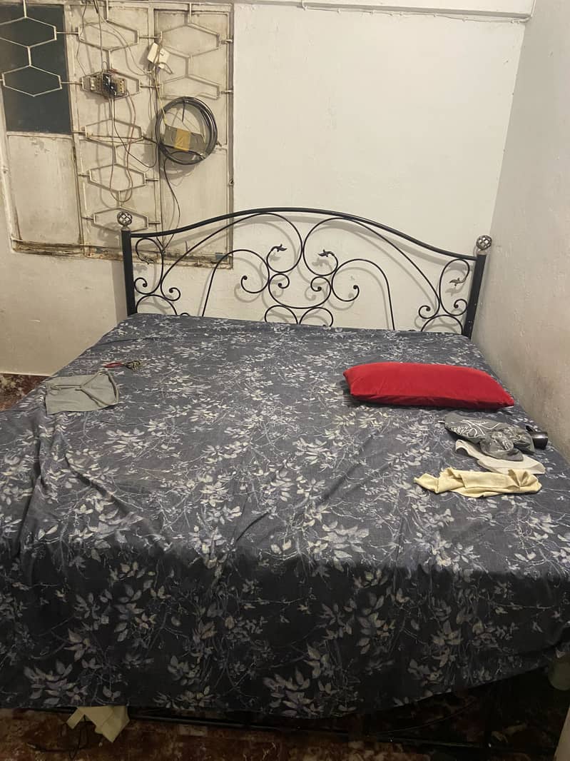IRON BED 1