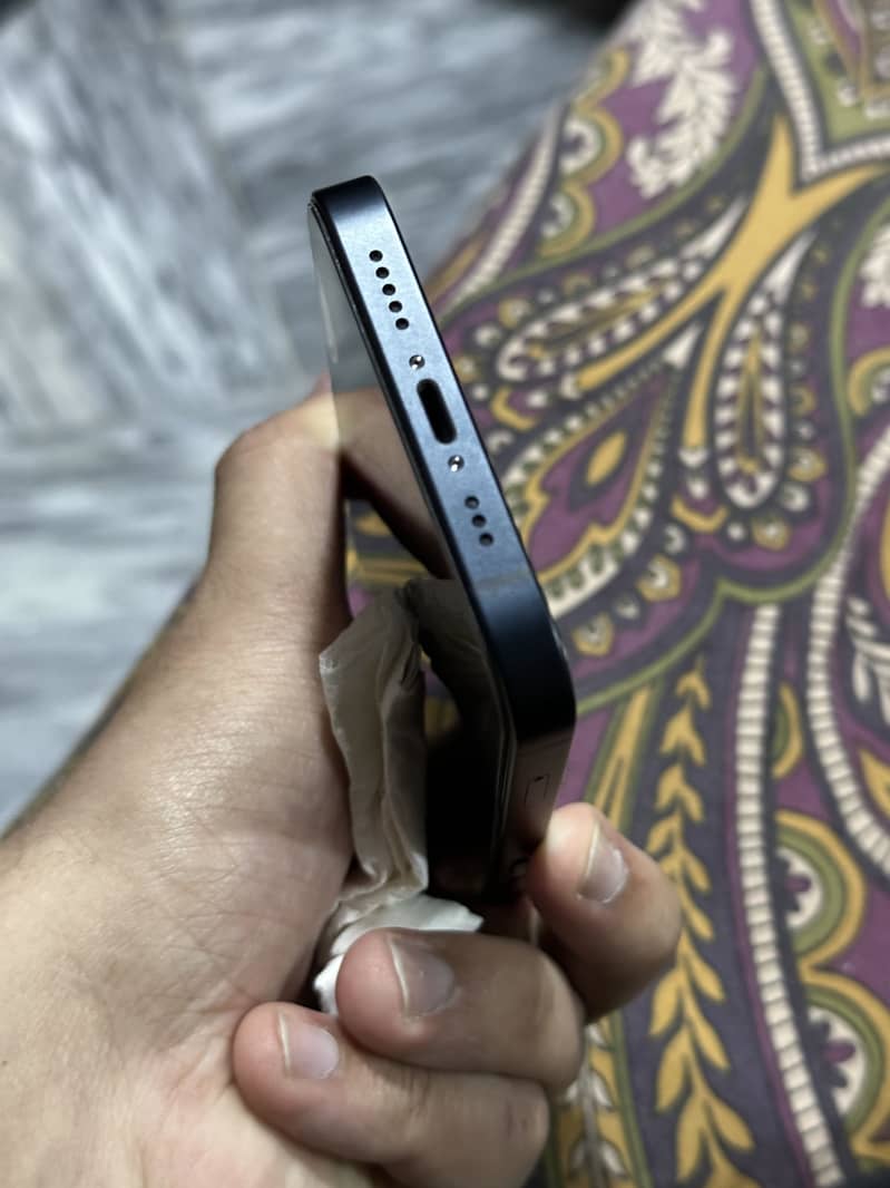 Apple iPhone 13 1