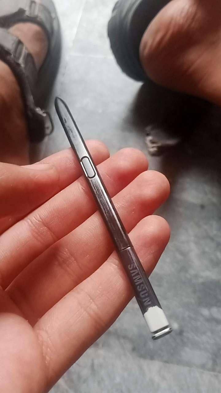 Samsung Mobile Note 8 12