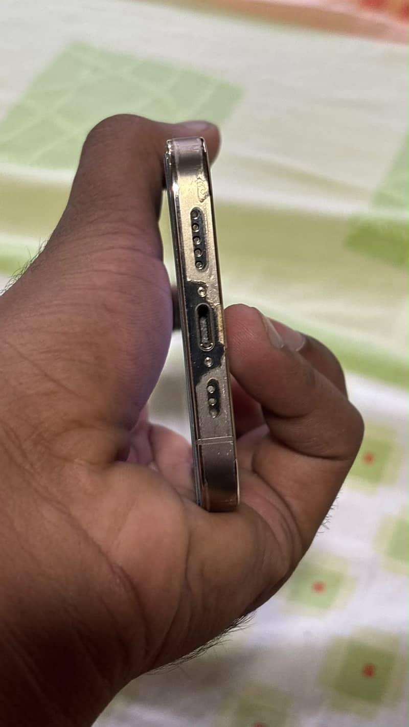 Apple iPhone 12 Pro 1