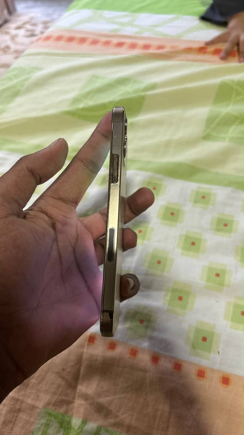 Apple iPhone 12 Pro 2