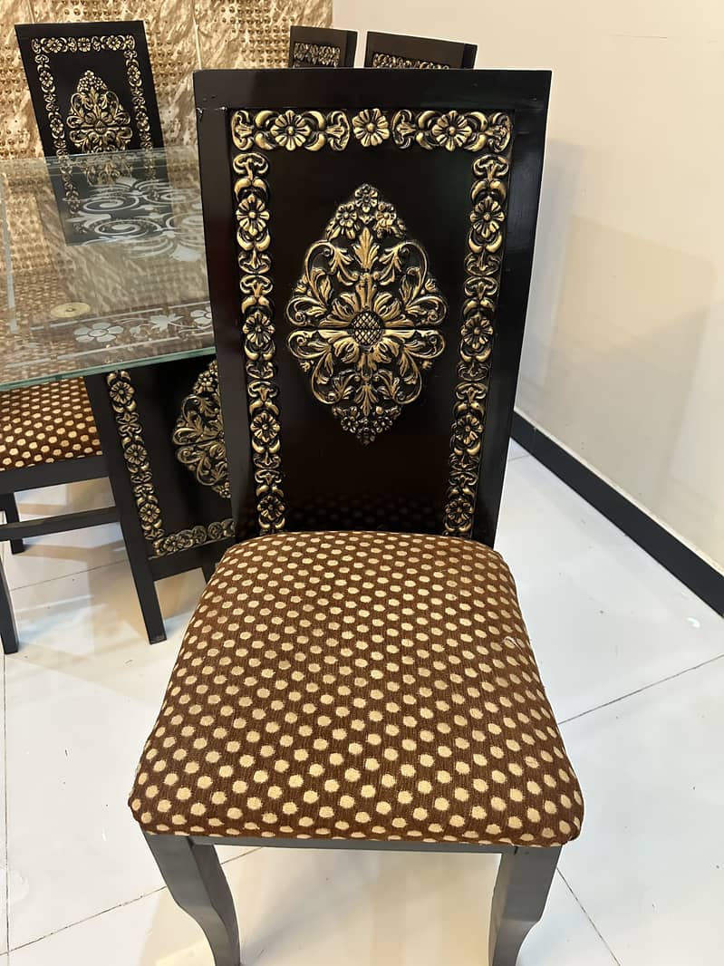 Dining table 4