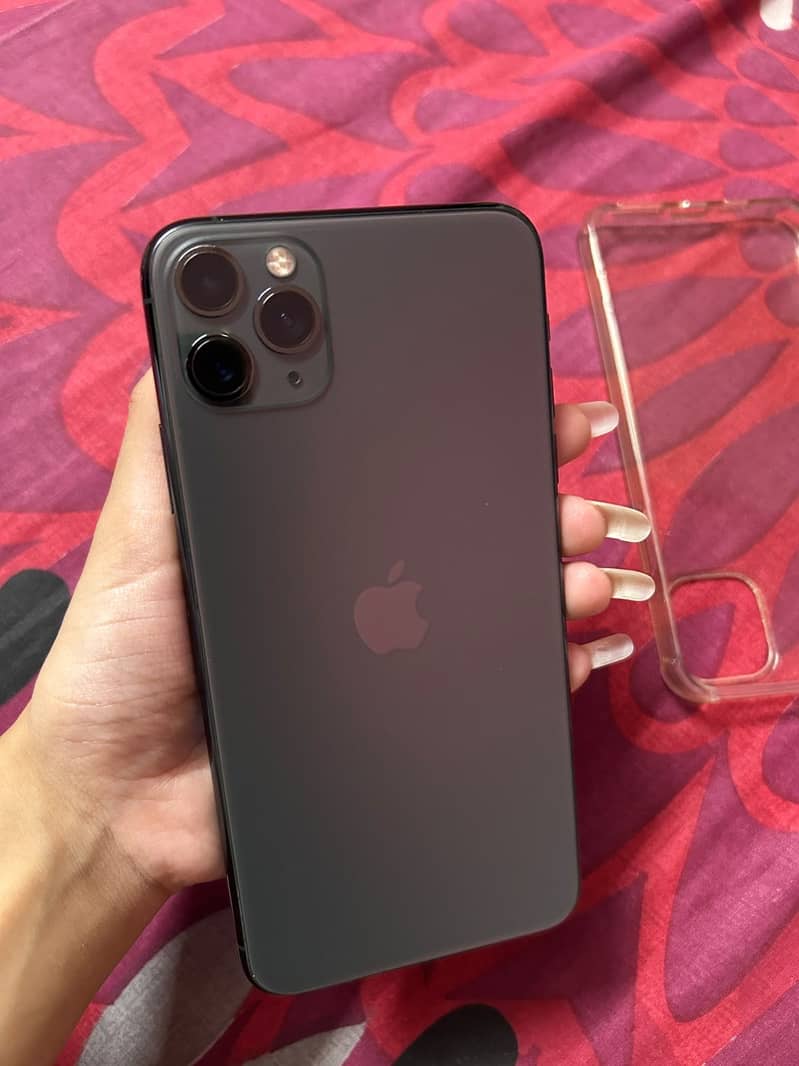 Apple iPhone 11 Pro Max 4