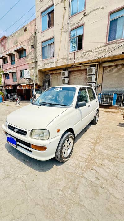 Daihatsu Cuore 2003
